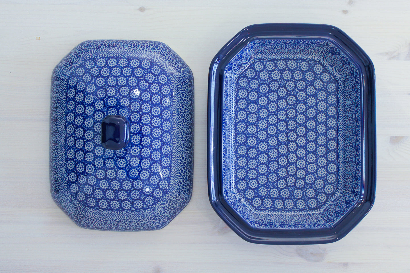 Small oven dish with lid - sea
