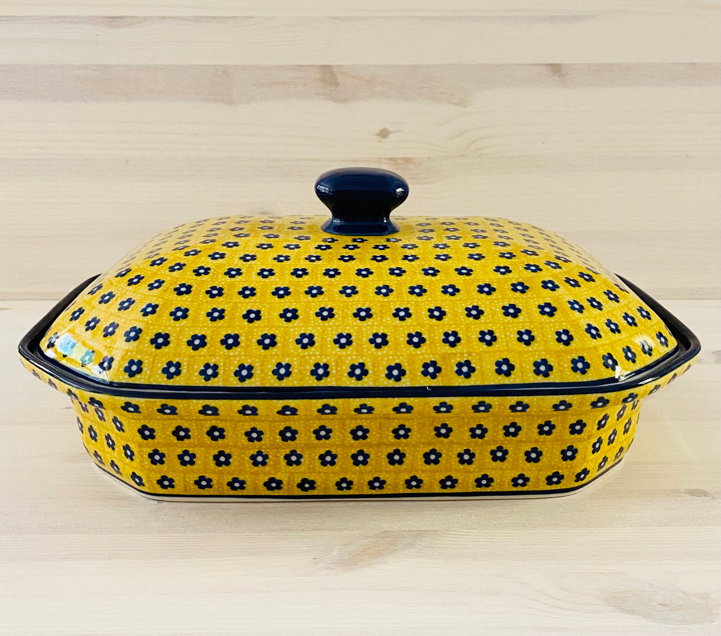 Large oven dish with lid - sun