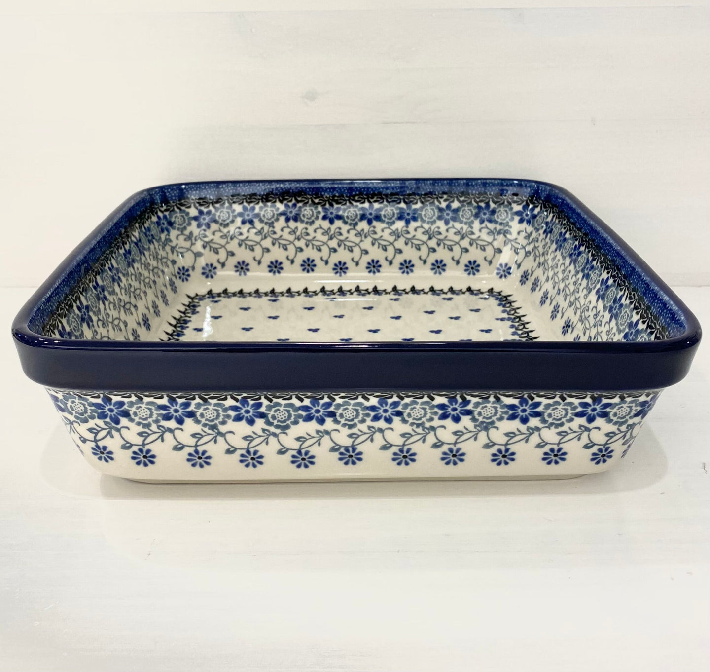 ISO NELIÖNMUOTOINEN VUOKA 3L - RIVIERA