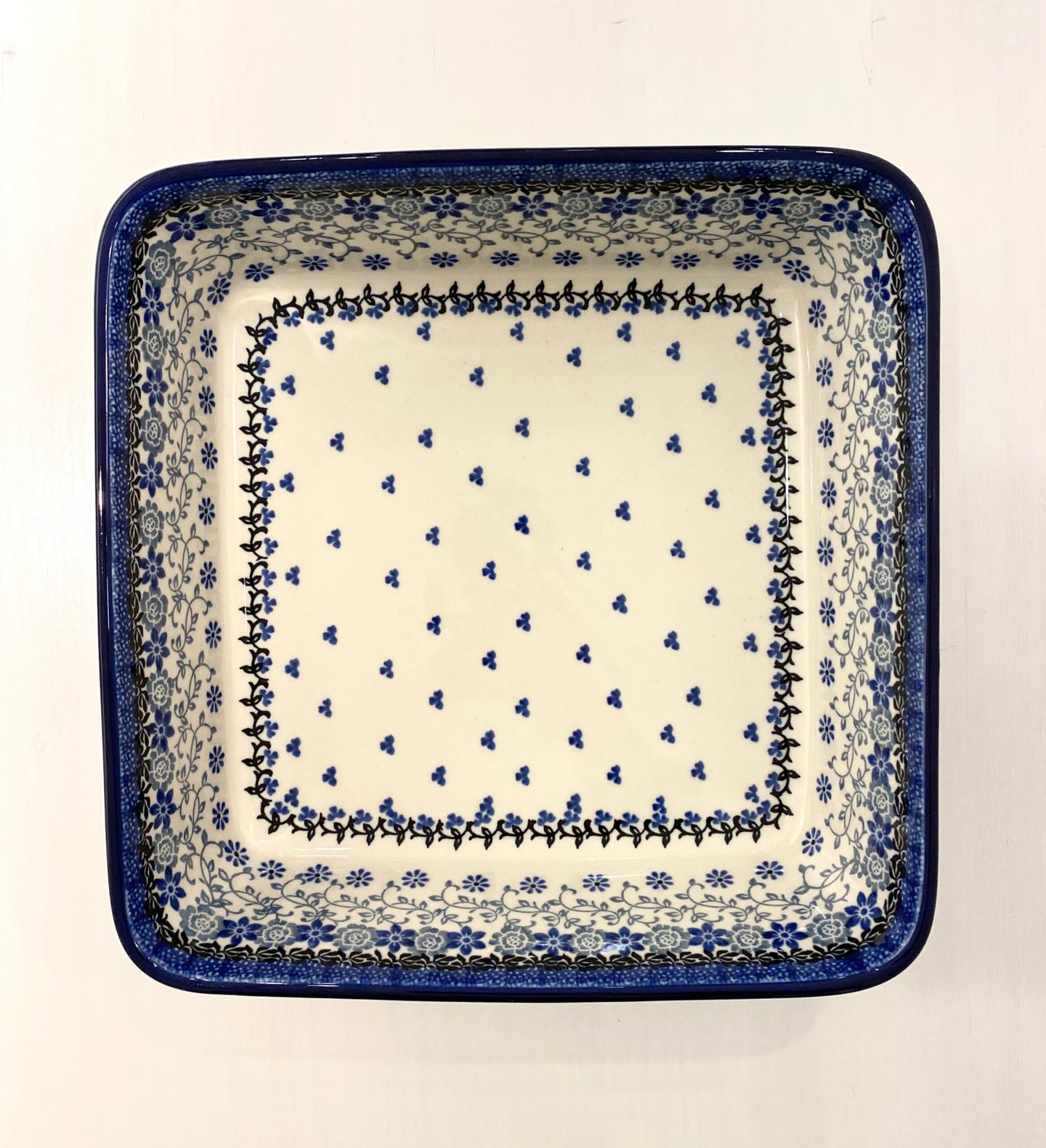 ISO NELIÖNMUOTOINEN VUOKA 3L - RIVIERA